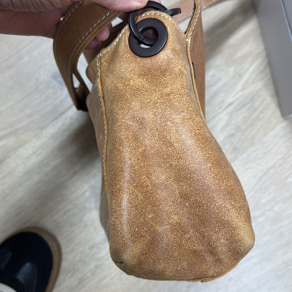 Hammitt BRYANT MED - Shoulder Bag. - Picture 13 of 14